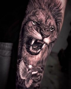 roaring lion tattoo