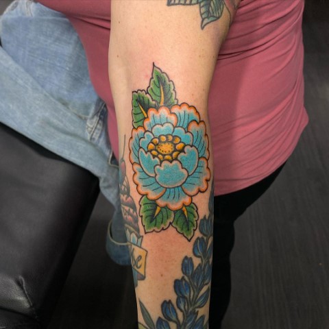 Pretty with Edgy: Discover 30 Flower Tattoo Ideas - tattoogenda.com